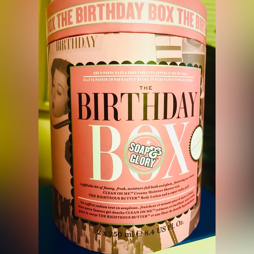 Brand New 🧼 The Birthday Box Soap & Glory Set 🧼 Love to Chat Make an Offer🌻